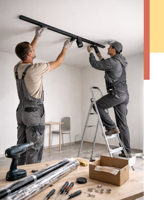 Установка трековых светильников в натяжной потолок в Нововоронеже от 4250 руб. | ОТДЕЛОЧНИК-Нвв